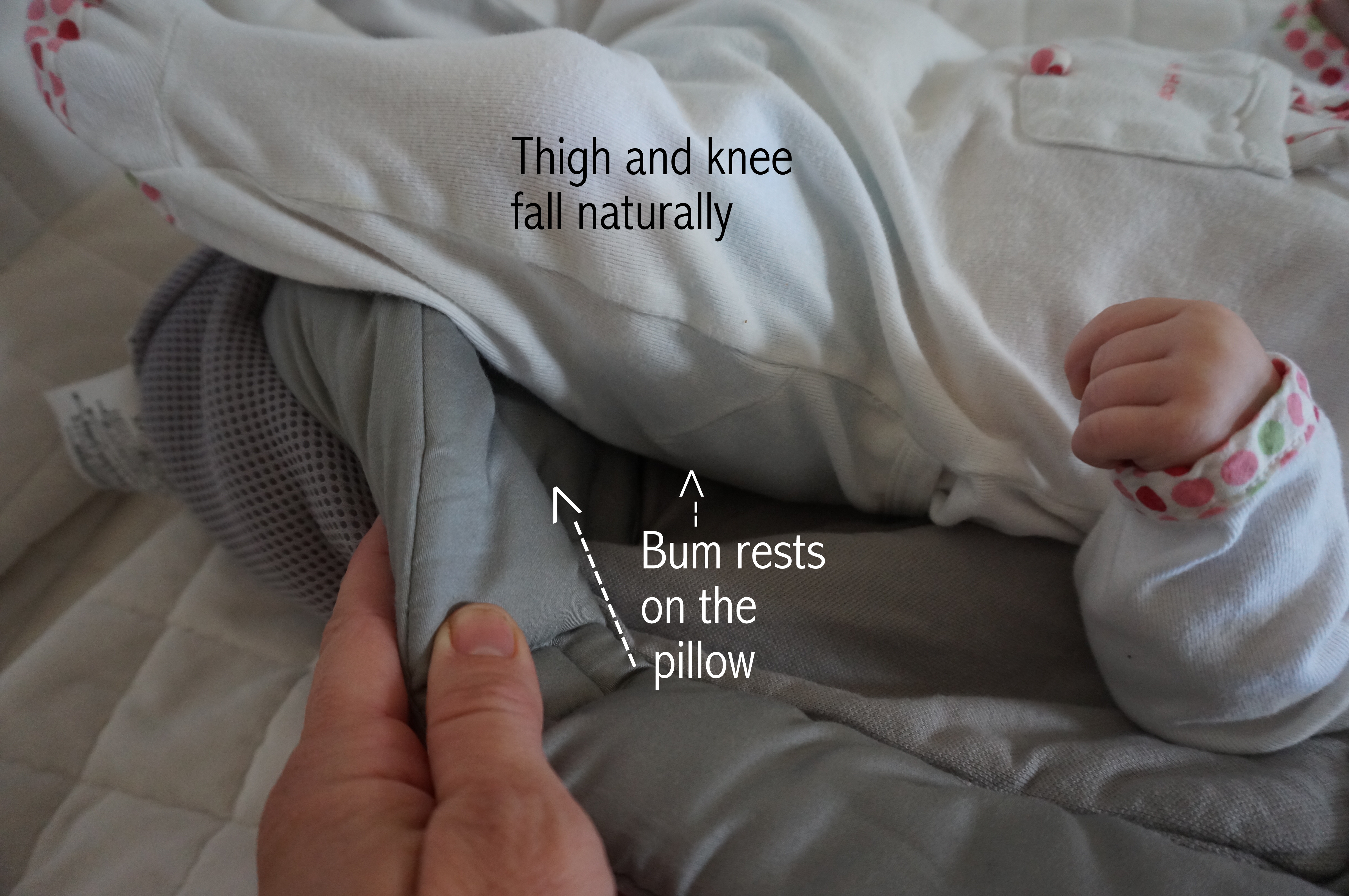 ergobaby 360 infant insert pillow